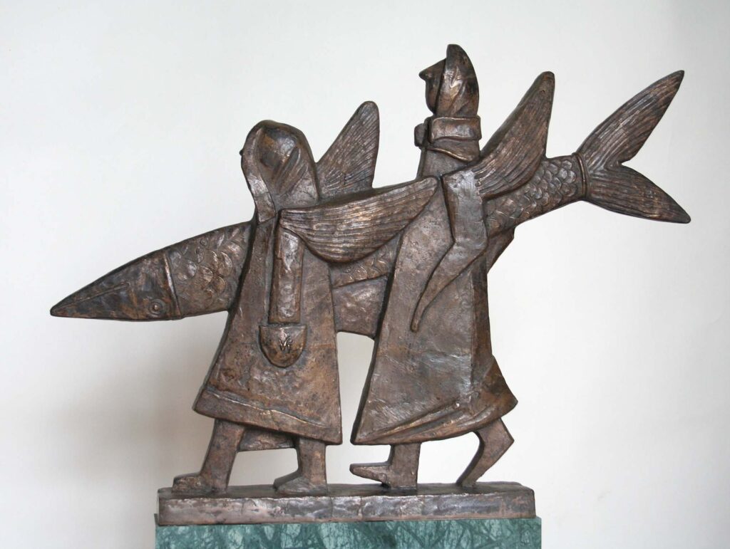 Ангелы с рыбой. Скульптор Владимир Петровичев
