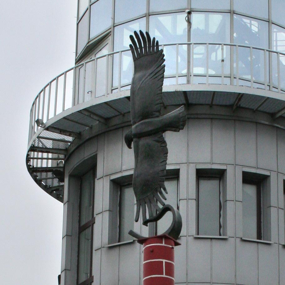 Скульптура Орел небесный. Автор — Владимир Петровичев
